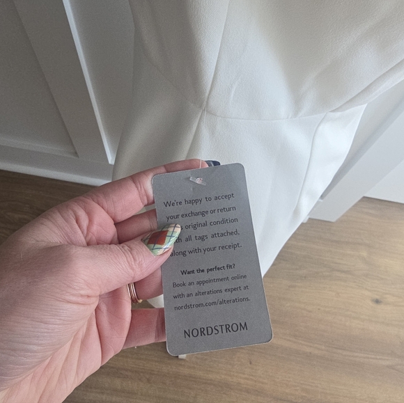 Donna Morgan White Ruffle Mini Dress, Size 8 NWT - Picture 10 of 10